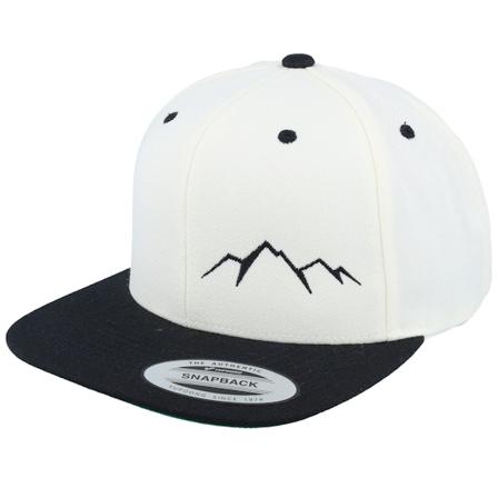 Wild Spirit - Small Mountain Black/White/Black Snapback Snapback Black Cap - @ Hatstore