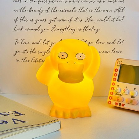 Tegneserie-natlamper med forskellige former og interessante tegneseriemønstre. Det bløde lys kan skabe en behagelig og fredfyldt søvn.