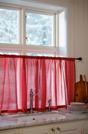 Jotex - Kafégardin rød - CORINNE - Kjøp Gardinkapper hos Jotex