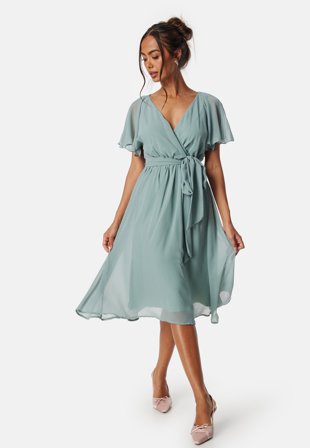 Goddiva Flutter Chiffon Midi Dress Sage Green Vaatteet