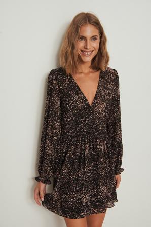 NA-KD Boho Robe à smocks structurée - Robes courtes - Leopard - EU 34