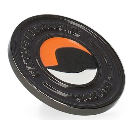 Hatstore - Svart Tillbehör - Hatstore Exclusive Black/Orange Pin @ Hatstore