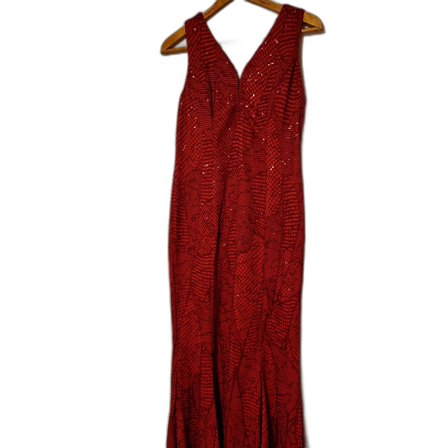 Röd lång klänning