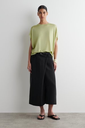COS Women's T-Shirt In Maglia Con Orlo Curvo in Verde