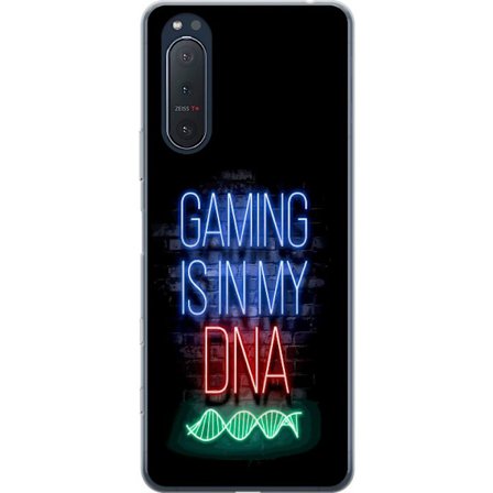 Yhteensopiva Puhelinkuori Sony Xperia 5 II Viktor Gyökeresin muotokuva vihreässä paidassa, jossa on leijonamotiivi ja intensiivinen vihreä tunnelma