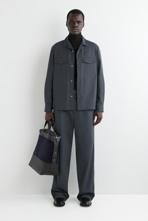 COS Männer Hose Mit Weitem Bein Und Bügelfalten in Grau