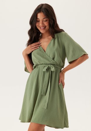 VILA Vijosa 2/4 WRAP DRESS Oil Green Klær