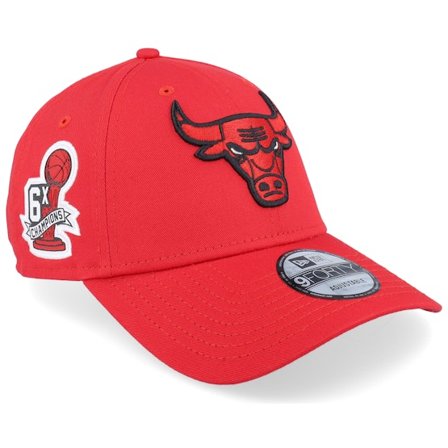 New Era - NBA Red adjustable Czapka Z Daszkiem - Chicago Bulls Side Patch 9FORTY Red Adjustable @ Hatstore