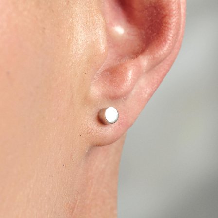 Argentia | 925s | Platte 4 mm Gerhodineerde Sterling Zilveren Fake Plug Oorbel voor mannen - Stud Oorbellen