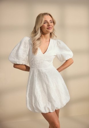 Bubbleroom Occasion - V-neck Bubble Hem Short Dress - White - Kläder