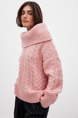 NA-KD Schulterfreier Pullover - Pullover mit Zopfmuster - Rosa - XS (EU 32)