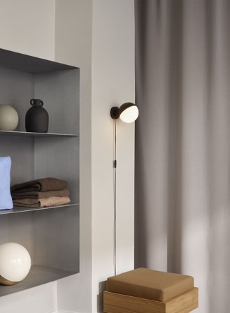 VL Studio 150 vegglampe m/ledning - sort/opal