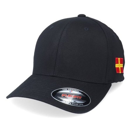Iconic - Svart flexfit Keps - Skåne Black Flexfit @ Hatstore