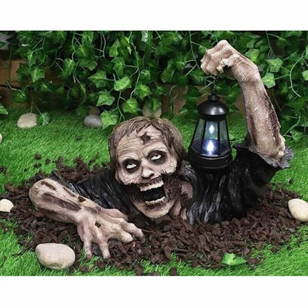 Halloween gående zombie statue med lanterne realistisk liten blomst land statue foran TV