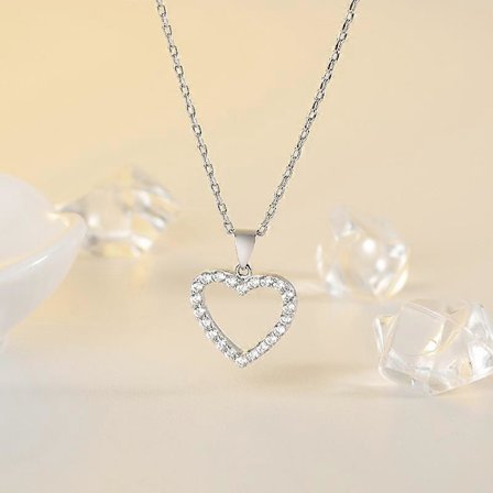 Rund Naturlig Diamant 925 Sterling Sølv Enkelt Hjerteanheng Halskjede for Kvinner