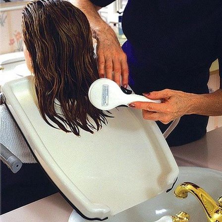 Hårvaskebakke / hårvaskebord med fleksibelt beslag