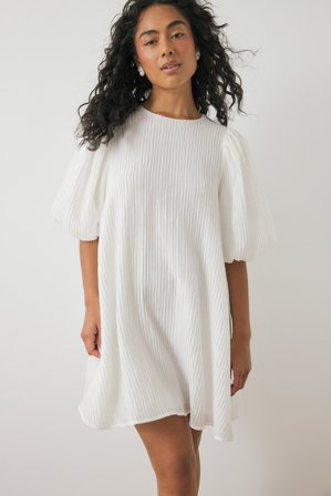 NA-KD - Minikjole med vide ermer og puffermer - Kjole med puffede armer - Hvit - EU 42