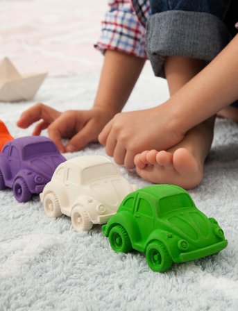 OLI & CAROL Small Beetle Car - Green - 8.7X 5.5X 4.5CM