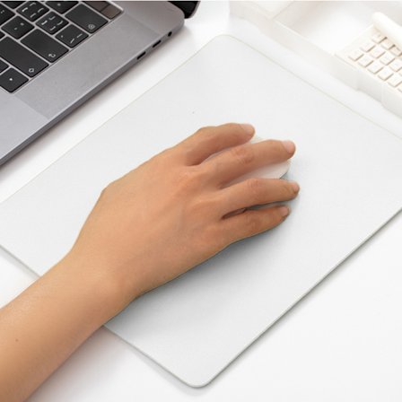 Musematte, vaskbar, sklisikker base, minimalistisk design, 22,86 x 18,99 cm