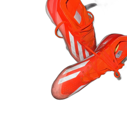 Röda Adidas fotbollsskor med snörning