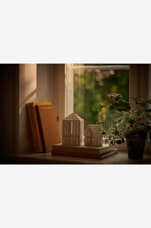 Kähler - Ljuslykta Galleri Urbania - Vit - Ljusstakar & lyktor - Från Homeroom