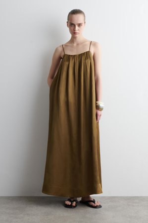 COS Frauen Fliessendes Maxikleid Mit Falten in Beige