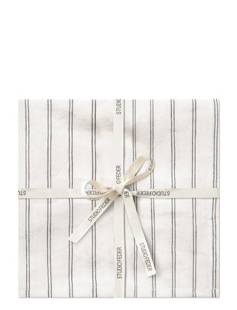 Livia Stofservietter Home Textiles Kitchen Textiles Napkins Cloth Napkins Cream STUDIO FEDER