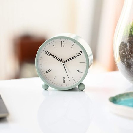 Tyst väckarklocka Analog väckarklocka utan tickande med grön