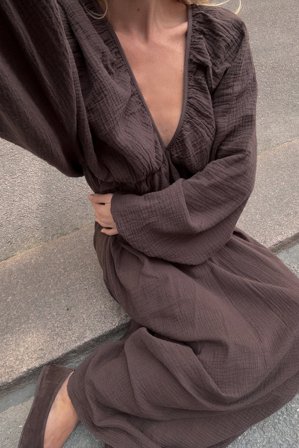 NA-KD Soft Cotton V Neck Midi Dress - Forårskjoler - Brun - EU 34