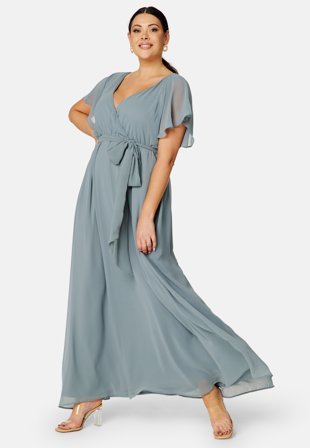 Goddiva Curve Flutter Sleeve Chiffon Maxi Curve Dress Klær