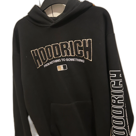 Svart hoodie från Hoodrich med tryck