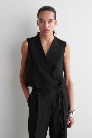 COS Femme Gilet Portefeuille À Détail Noué in Noir