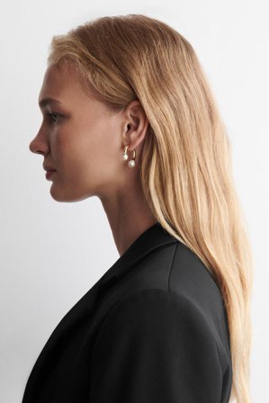 COS Women's Pendientes Arqueados Con Perlas in Dorado