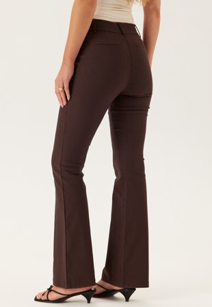 Bubbleroom - Mid Waist Stretchy Flared Trousers - Dark brown - Kläder