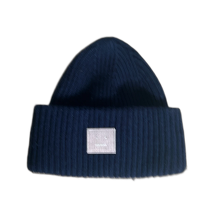 Mörkblå ribbad mössa