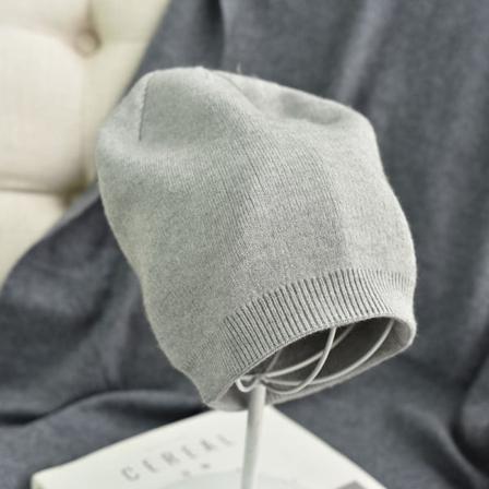 Varm vinterstrikkede lueluer Ensfarget tynn og matchende ull Genser for menn og kvinner unisex Light gray