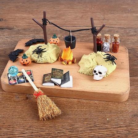 1 sæt 1:12 Dukkehuss Halloween Gyser Dekoration Legetøj Bat Skull Kosteskaft Edderkop Pynt