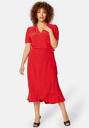 John Zack Curve - Short Sleeve Wrap Frill Curve Dress 54 (UK26) - Red - Röda klänningar - Dam - Bubbleroom Omlottklänning
