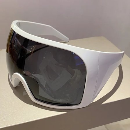 XY9701 Y2K Futuristiske Solbriller 2024 Dame Herre Oversized Buede Linser Shades Stel Fashion Mærke Logo Custom Briller Engros