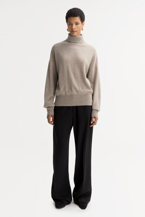 Soft Goat - Regular fit turtleneck - Kaschmirpullover für Damen - S - Greige