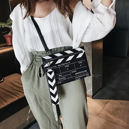 [Klaffbord-formet veske] Klaffbord-formet crossbody-veske for kvinner - Syntetisk filmregissør-håndveske med filmklaff, kameraikon og sko (FMY)