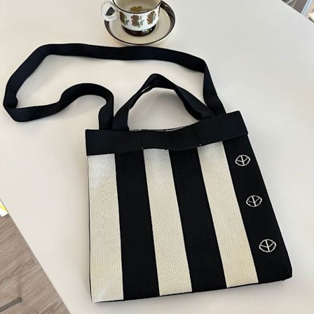 Kudottu laukku Crossbody Bag MUSTA-VALKOINEN