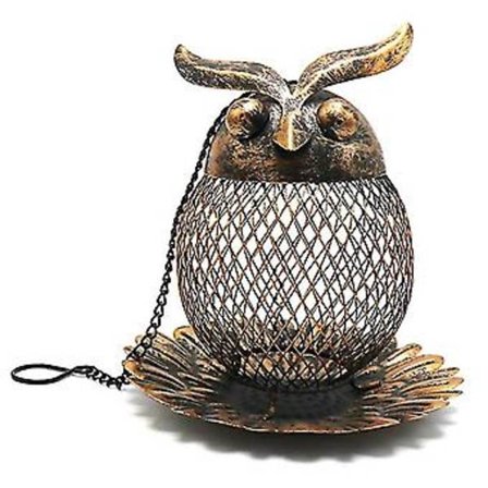 Uusi ulkokäyttöön tarkoitettu roikkuva takorautainen pöllö lintujen ruokintalaite puutarhaan takapihalle koristeluun lintuhäkin tarvikkeet