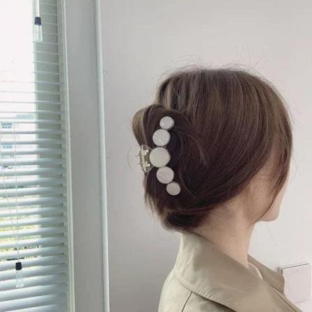 Perle hårklips, hårkloresett 2PCS, fransk spenne spennedesign, stilige moderne tilbehør for kvinner og jenter(2PCS)