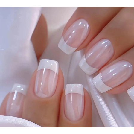 24 stk. Hvide franske firkantede gradient neglekunst, simple korte falske neglespidser genanvendelige kunstige negle