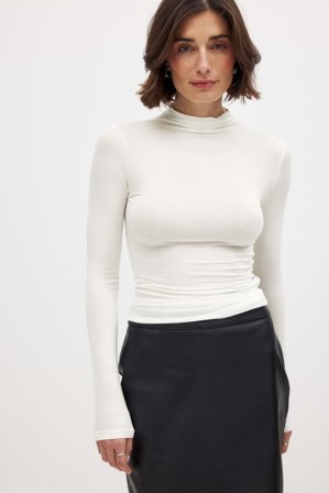 Lovisa Worge x NA-KD Jersey-Oberteil mit Rollkragen - Rollkragen Tops - OffWeiß - XL (EU 46)
