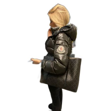 Svart pufferjacka från Moncler