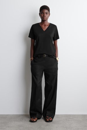 COS Women's T-Shirt In Cotone Con Scollo A V in Nero