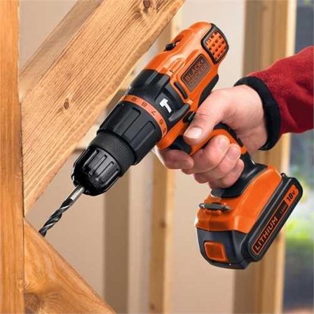 Black & Decker Akku-Schlagbohrschrauber BDCH188N, 18Volt 20250 U/min Schnellspann-Bohrfutter 1350 U/min