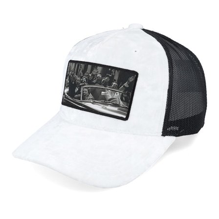 Public Domain - White trucker Lippis - Cabriolet Party White/Black Velvet Trucker @ Hatstore